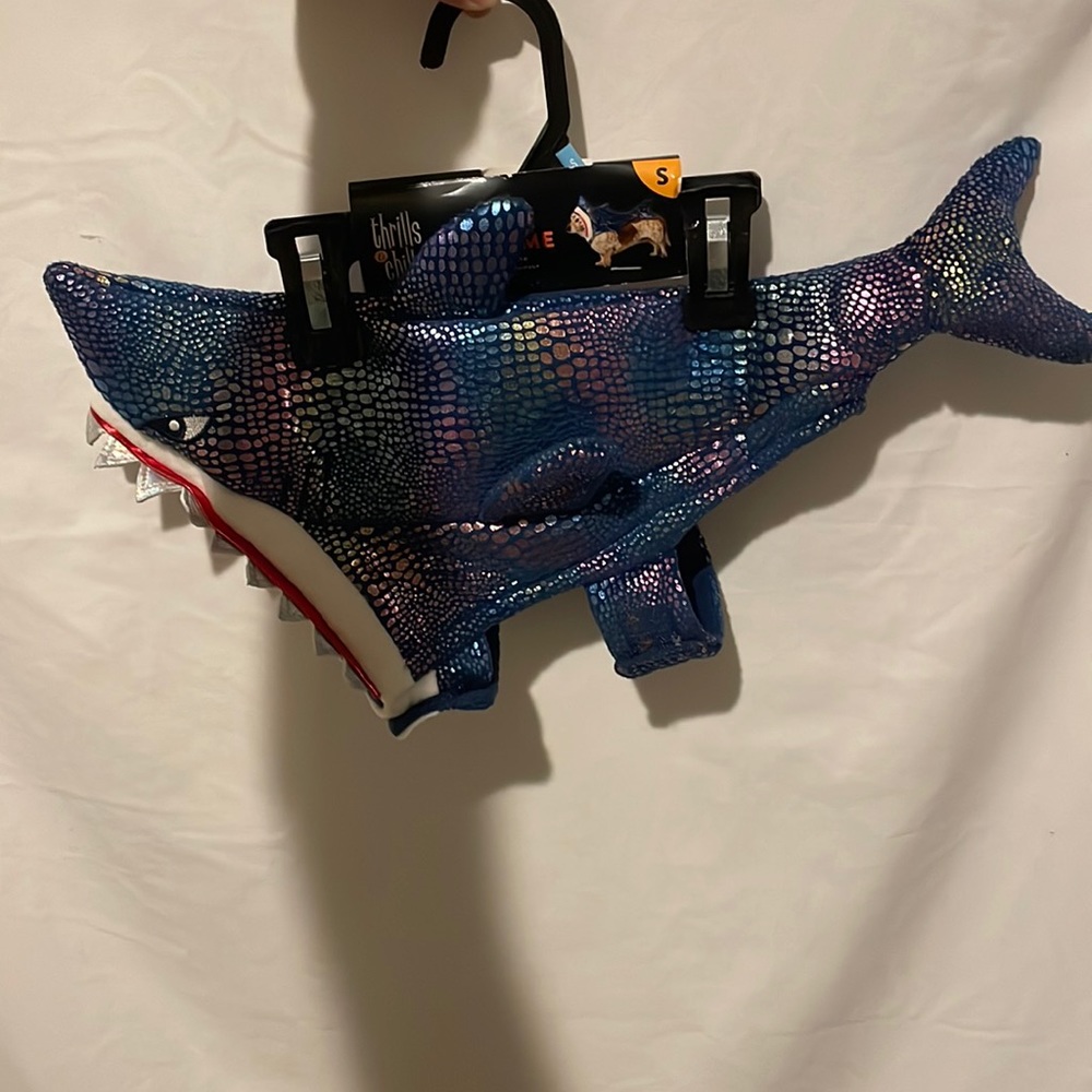 Petsmart Thrills & Chills Shark Costume Dog Cat Holographic Halloween Medium
